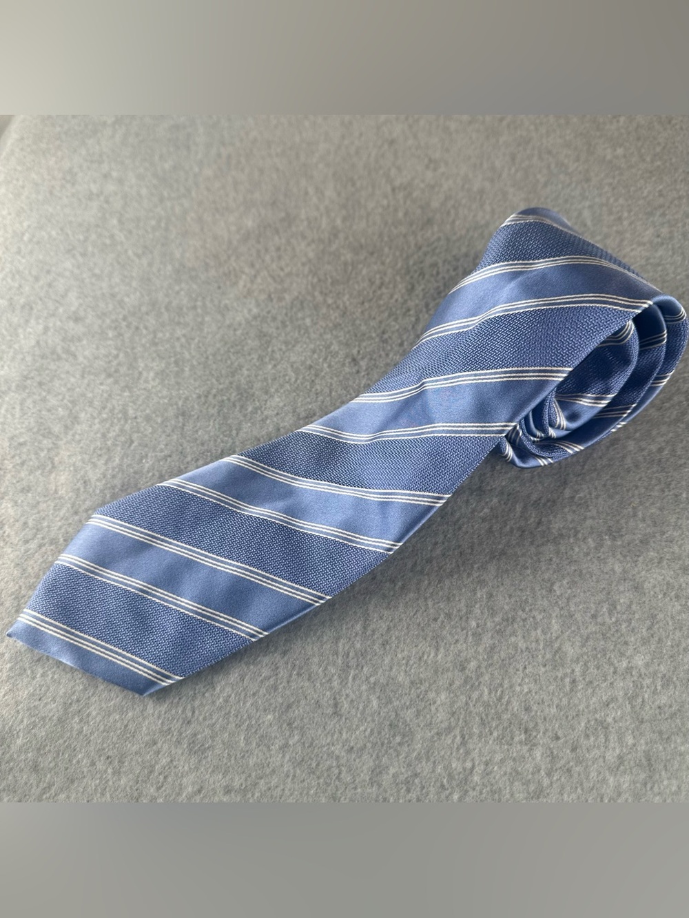 Canali Mens Tie 100% Silk Blue White Stripes Made in Italy Career Suit Luxury